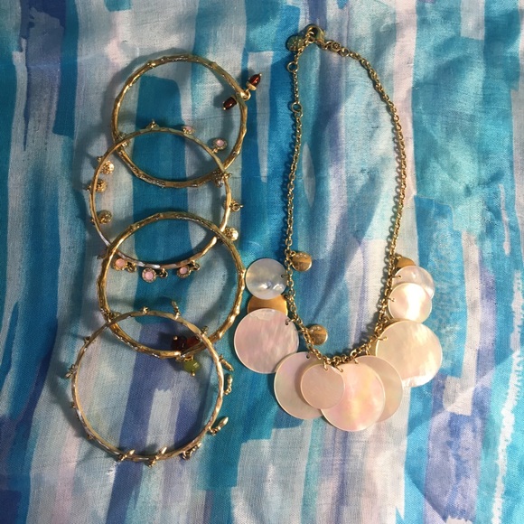 Jewelry - Bracelet and necklace set